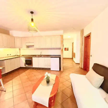 Casa Cecilia, Wifi , Balkon , Nah Am Apartmán Guía de Isora